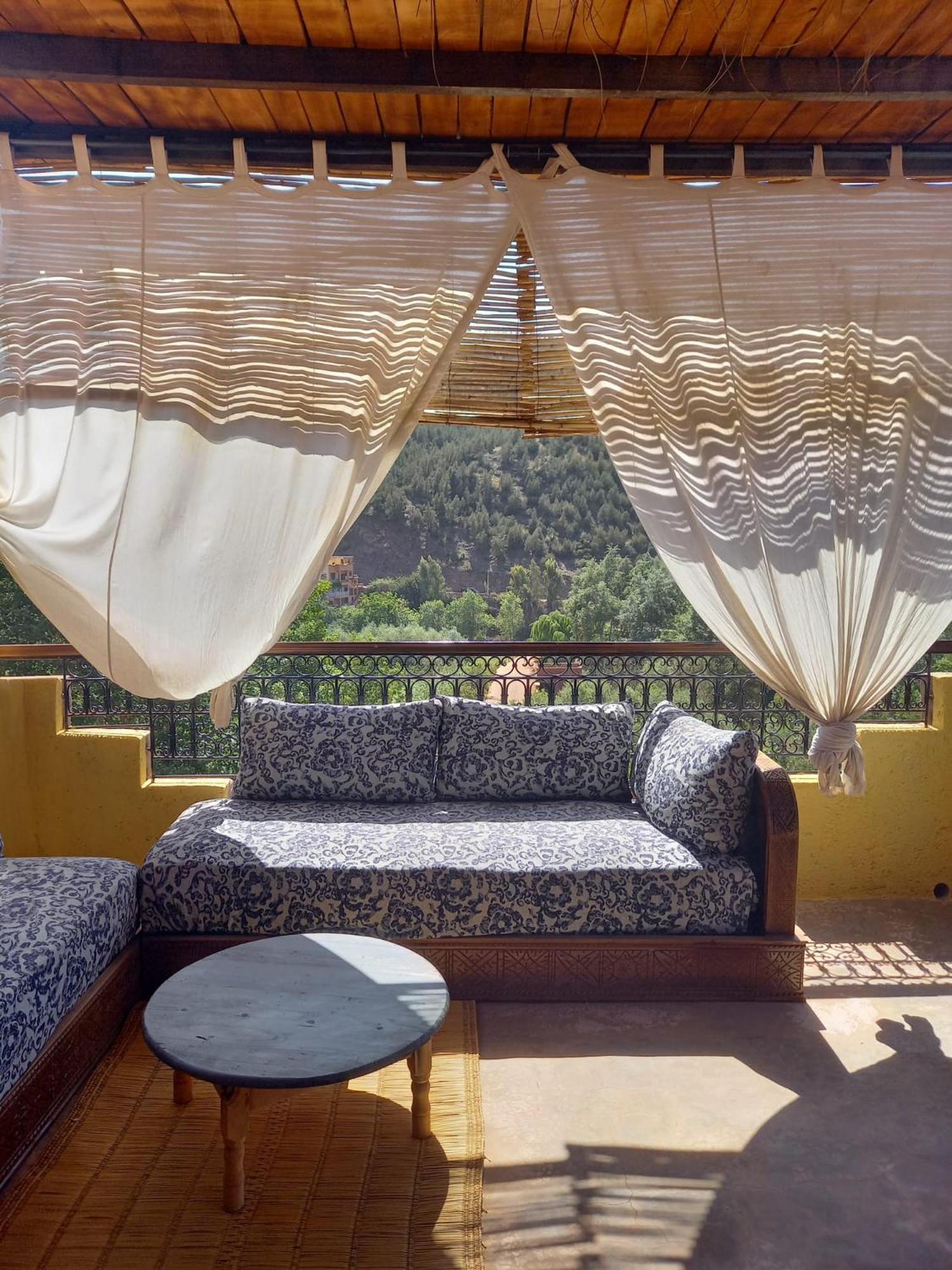 Ourika Timalizene Le Jardin Des Delices Hotell Tamezindert Exteriör bild